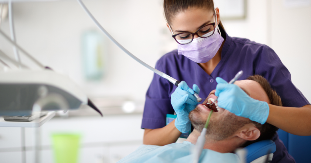 Expert-comptable pour dentistes : gestion, fiscalité et développement de votre cabinet